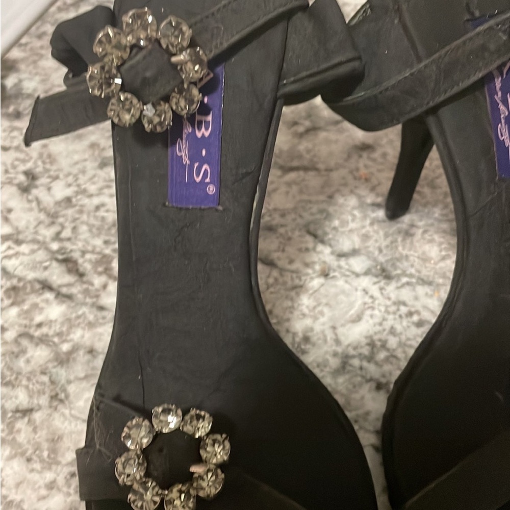 A.B.S. Vintage Rhinestone Wrap Around ankle Heels Sz 39 Embossed in heel too - Picture 4 of 10